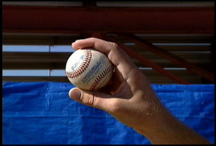 Four seam fastball grip