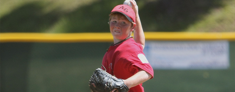 Pitchers' throwing program article