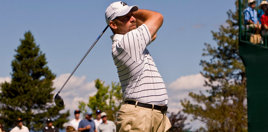 John Smoltz golfing image
